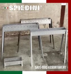 Spiedini Saté-bbq Bali 40 Mini - Kleine, Smalle Houtskoolbarbecue Met Horizontaal Rooster Voor Sate Of Andere Spiesjes - 40 Cm Lang, 11 Cm Breed, 14 Cm Hoog - Ideaal Voor Tuin- Of Open Haard, Of Balkon - Materiaal: Gealuminiseerd Ijzer -Keukengrill Winkel 1153x1200 2