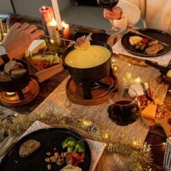 Boska Pizzaplank Friends L - BBQ Accessoires - Eikenhout - Handige Opvanggeul - Ø 34 Cm 29 Boska Pizzaplank Friends L - BBQ Accessoires - Eikenhout - Handige Opvanggeul - Ø 34 Cm -Keukengrill Winkel 1200x1200 307