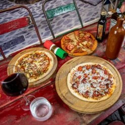 Boska Pizzaplank Friends L - BBQ Accessoires - Eikenhout - Handige Opvanggeul - Ø 34 Cm 34 Boska Pizzaplank Friends L - BBQ Accessoires - Eikenhout - Handige Opvanggeul - Ø 34 Cm -Keukengrill Winkel 1200x1200 311