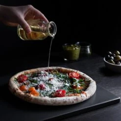 Navaris Pizzasteen XL Voor Oven En Barbecue - Rechthoekige Pizzaplaat 38 X 30 Cm - Inclusief Receptenboek - Keramisch Geglazuurd - Zwart -Keukengrill Winkel 1200x1200 325