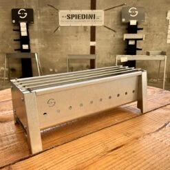 Spiedini Saté-bbq Bali 40 Mini - Kleine, Smalle Houtskoolbarbecue Met Horizontaal Rooster Voor Sate Of Andere Spiesjes - 40 Cm Lang, 11 Cm Breed, 14 Cm Hoog - Ideaal Voor Tuin- Of Open Haard, Of Balkon - Materiaal: Gealuminiseerd Ijzer -Keukengrill Winkel 1200x1200 459