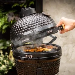 BluMill Kamado BBQ Egg - Kamado 13 Inch - Incl. Vlees Thermometer - Houtskoolbarbecues - Zwart - Ø 27cm -Keukengrill Winkel 1200x1200 565