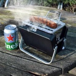 Mikamax Draagbare Mini BBQ - Barbecue - 's Werelds Kleinste Barbecue - Past In Je Broekzak - 18 × 6 × 15,5 Cm - 714 Gram - Mat Zwart 11 Mikamax Draagbare Mini BBQ - Barbecue - 's Werelds Kleinste Barbecue - Past In Je Broekzak - 18 × 6 × 15,5 Cm - 714 Gram - Mat Zwart -Keukengrill Winkel 1200x1200 571