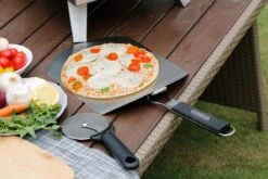 Bighorn Pizzaschep Voor BBQ En Oven-Inklapbare Handgreep -Pizzasnijder- Edelstaal -geschikt Als Broodschep En Ovenschep - SRPT01 -Keukengrill Winkel 1200x800 14