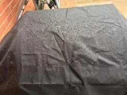 COVER UP HOC RED Label BBQ Hoes 145x61x117 Cm Waterdichte Barbecue Hoes / Afdekhoes Bbq / Met Trekkoord, Bbq Hoes, Bbq Hoes Waterdicht, Bbq Beschermhoes Zwart 21 COVER UP HOC RED Label BBQ Hoes 145x61x117 Cm Waterdichte Barbecue Hoes / Afdekhoes Bbq / Met Trekkoord, Bbq Hoes, Bbq Hoes Waterdicht, Bbq Beschermhoes Zwart -Keukengrill Winkel 1200x902 3