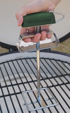 Big Green Egg Grid Lifter - Rooster Lifter - Gietijzeren Rooster Lifter 9 Big Green Egg Grid Lifter - Rooster Lifter - Gietijzeren Rooster Lifter -Keukengrill Winkel 745x1200
